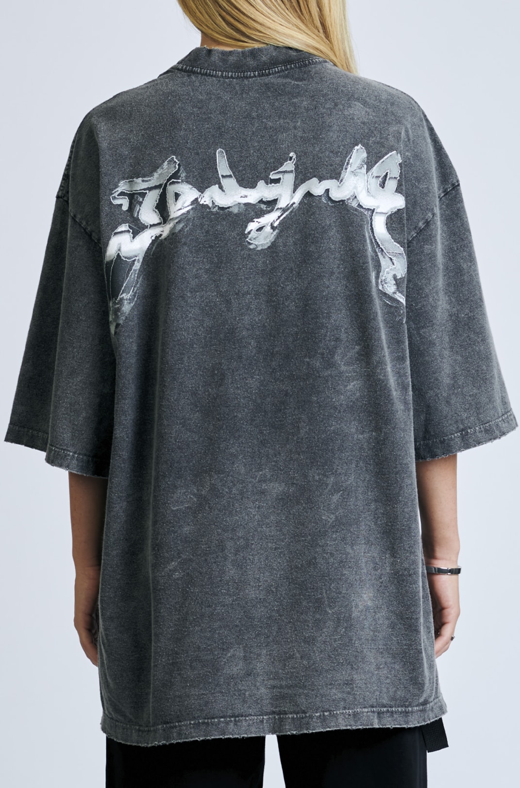 Camiseta Oversized Jade Jade Retro Futurismo Cinza